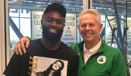 肩背紧绷是 肩背紧绷是